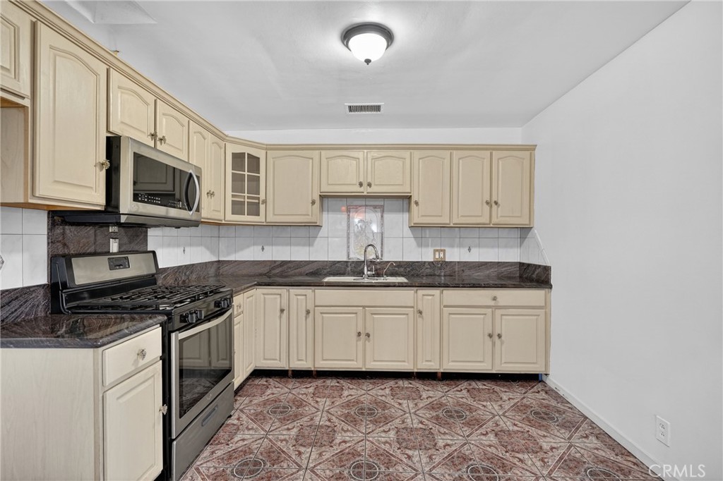 10529 La Mirada Property Photo 19