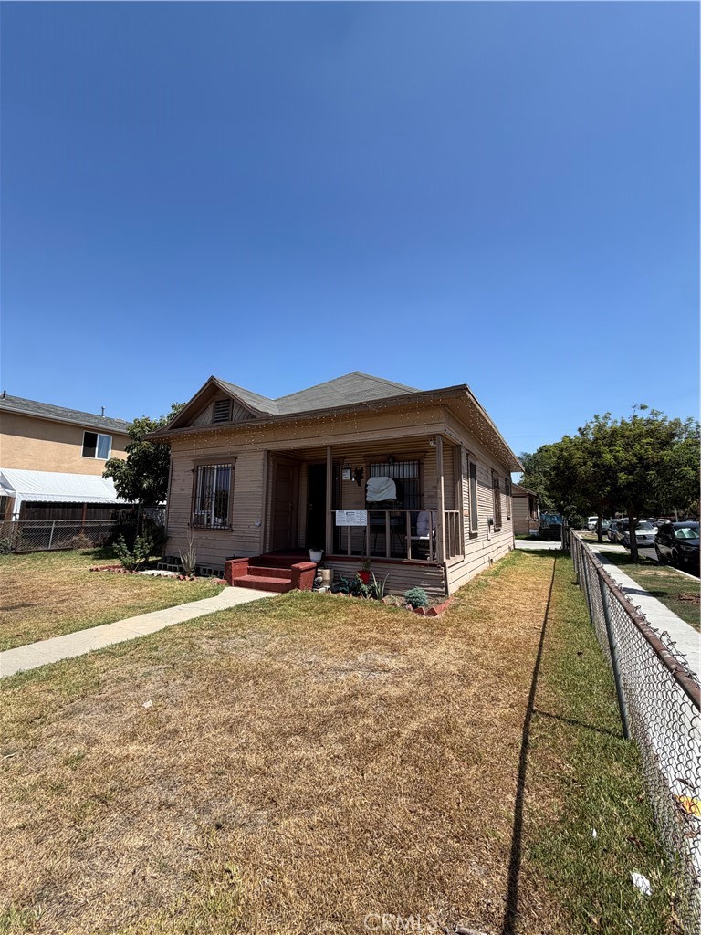 5526 Compton Avenue Property Photo 2