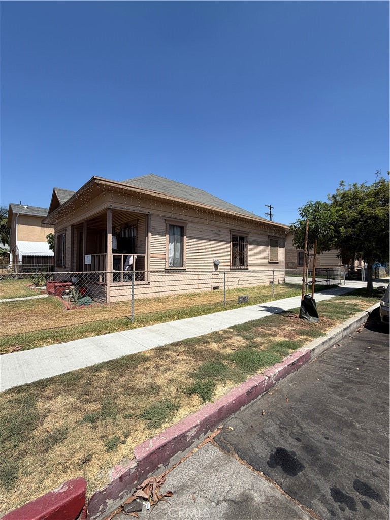 5526 Compton Avenue Property Photo 7