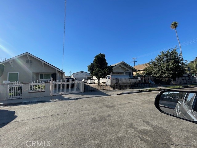 1656 16581 E 61st Property Photo 4