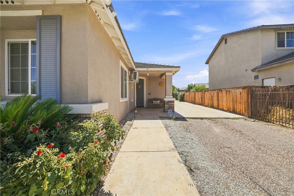 13817 Coolidge Property Photo 5