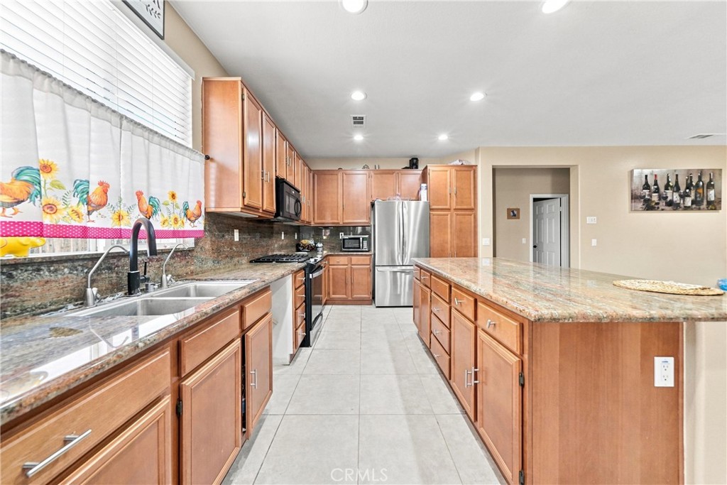 13817 Coolidge Property Photo 10