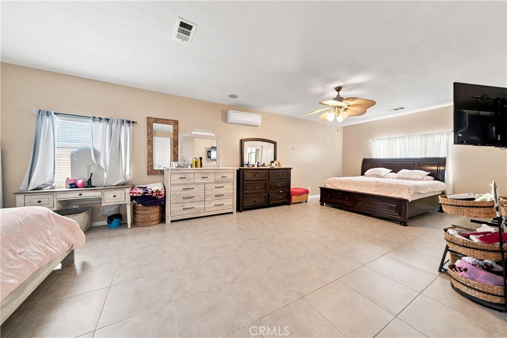 13817 Coolidge Property Photo 18