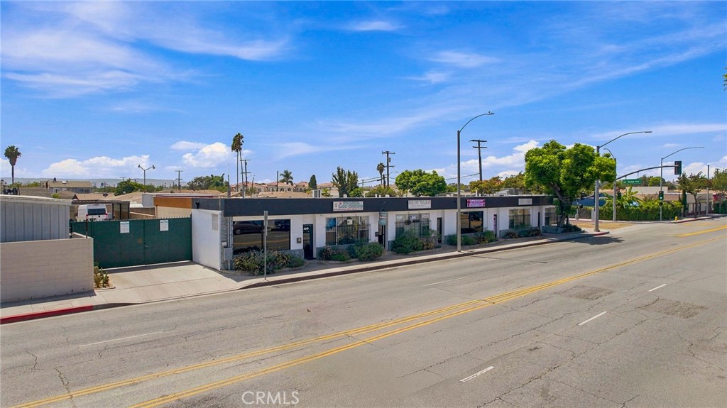 4056 Marine Avenue Property Photo 2