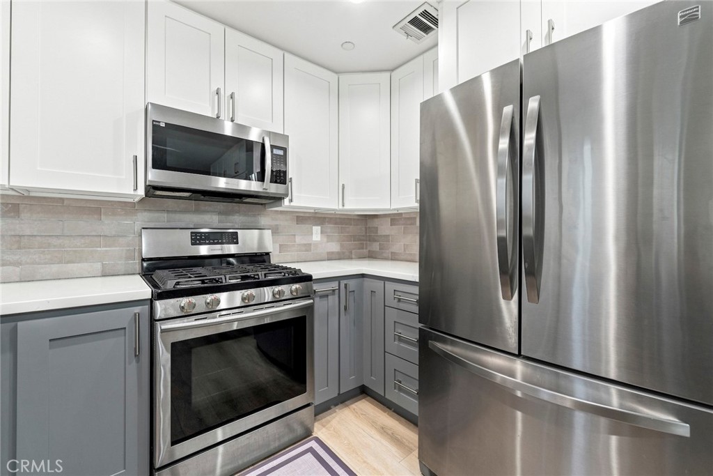 13421 Hubbard St #103 Property Photo 10
