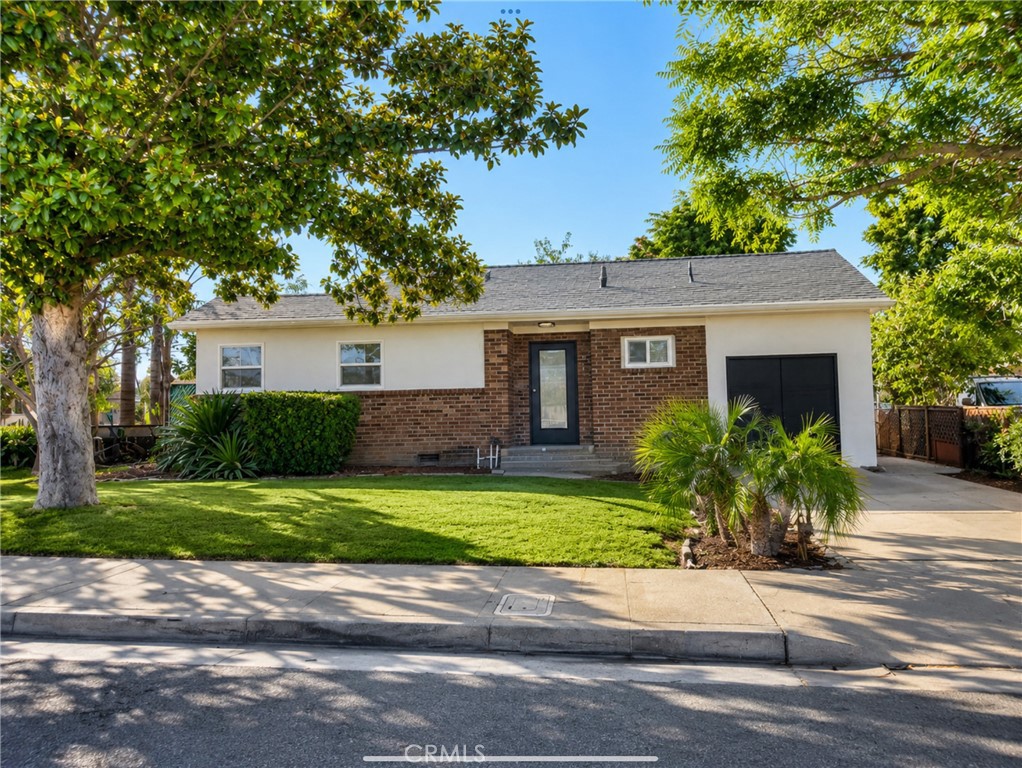 884 Lewis Avenue Property Photo 1