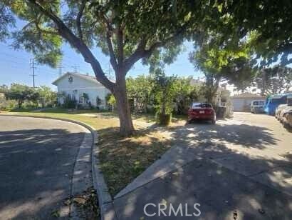5746 -5748 Rocket Property Photo 2
