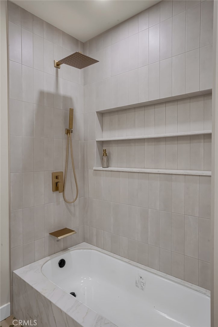 1912 W 76th Property Photo 38