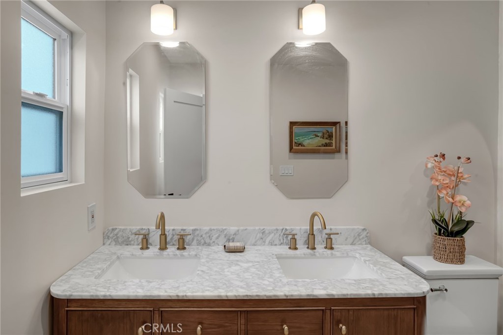 1912 W 76th Property Photo 49