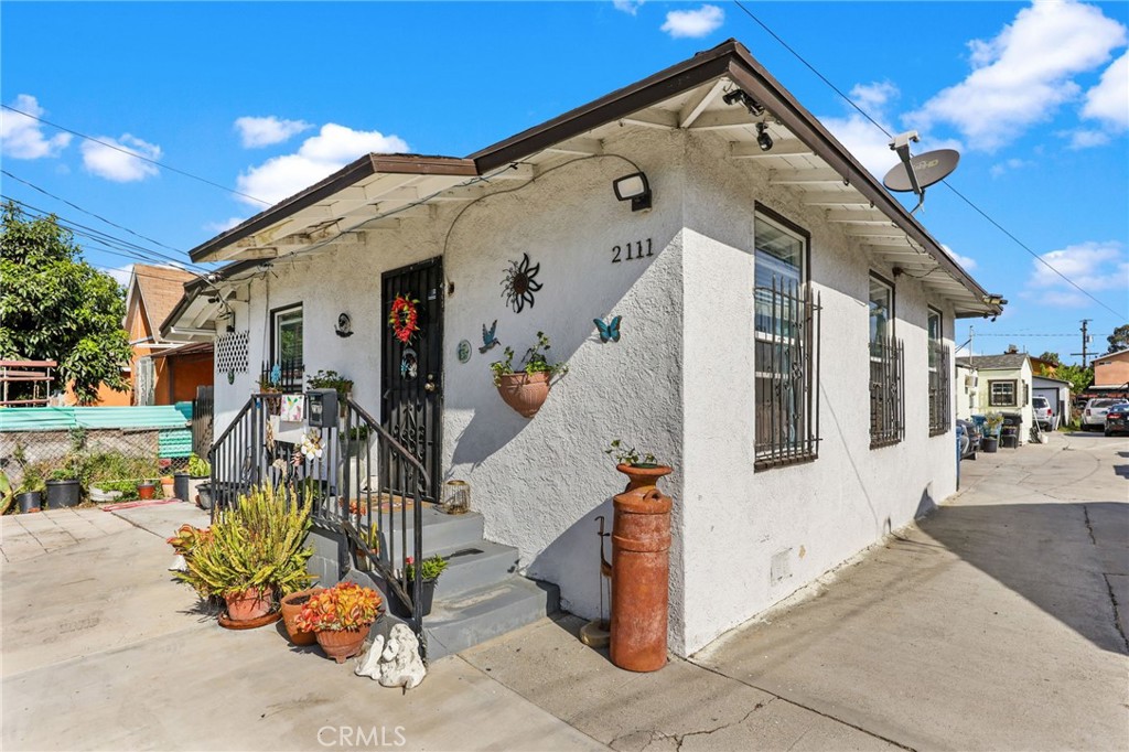 2111 E 118th Street Property Photo 1