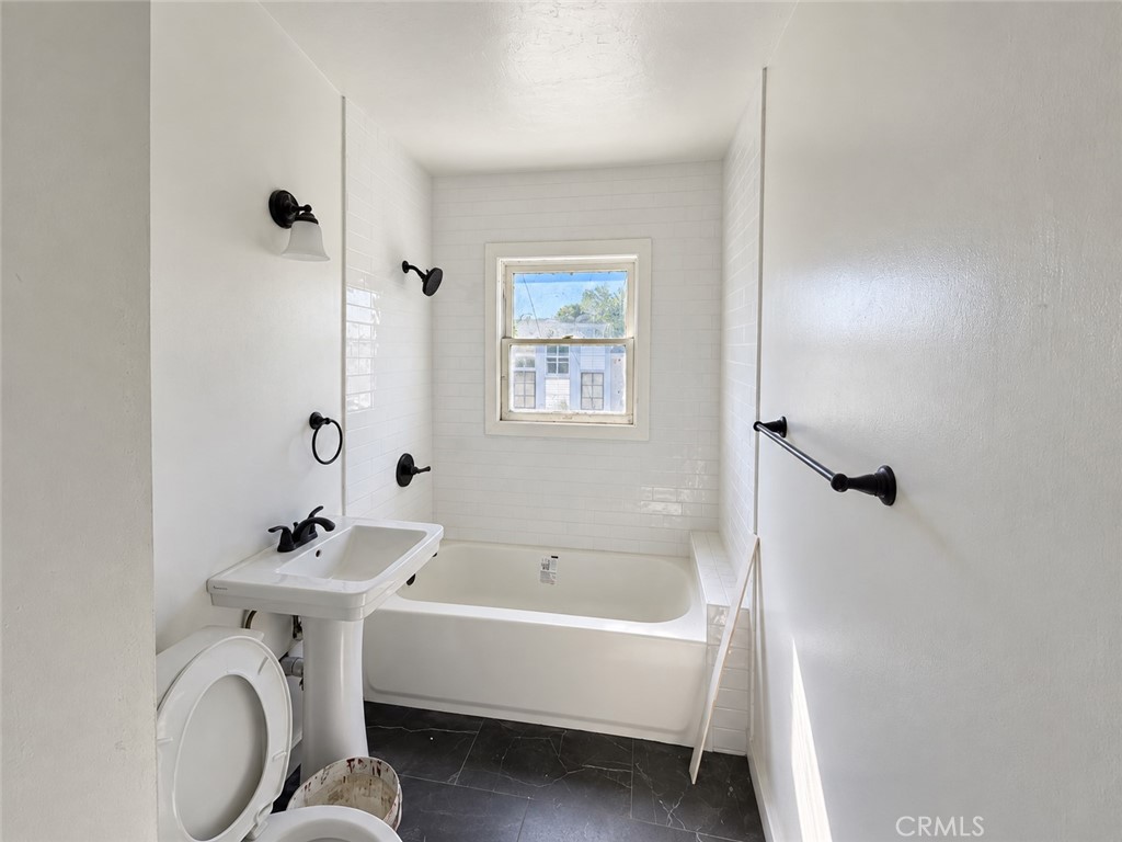 1306 W Martin Luther King Jr Property Photo 2