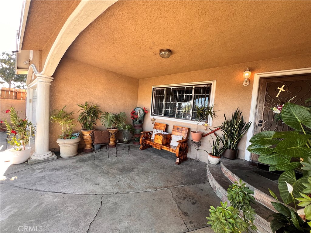 4815 Olanda Property Photo 3