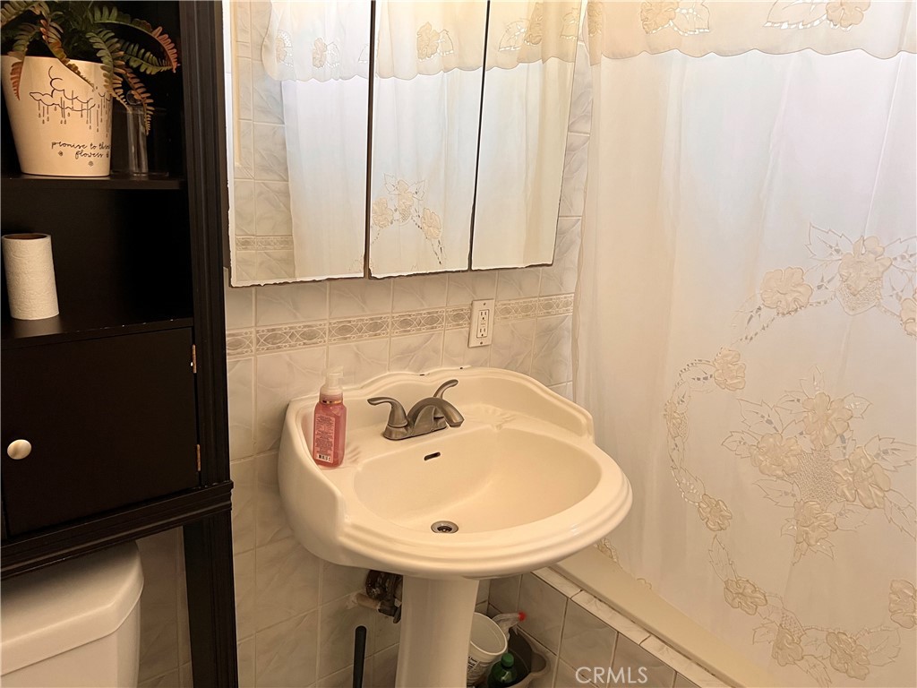 4815 Olanda Property Photo 8