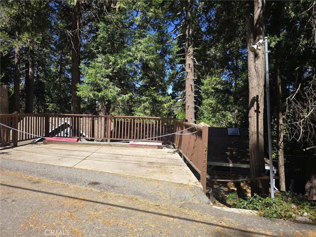 752 Big Oak Property Photo 6