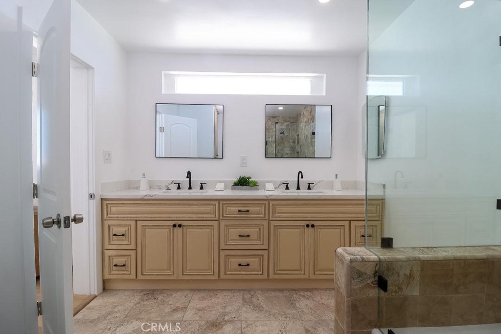 1839 W 35th Place Property Photo 19