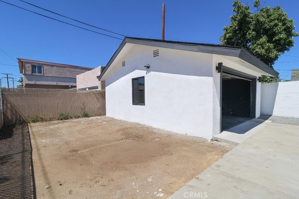 1839 W 35th Place Property Photo 28