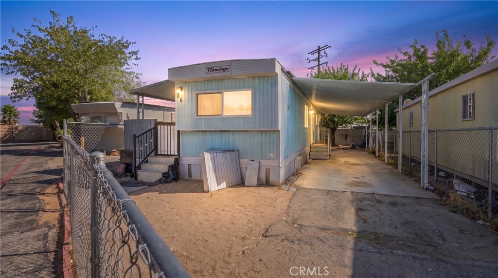 9426 Tamarisk Avenue 86 Property Photo 1