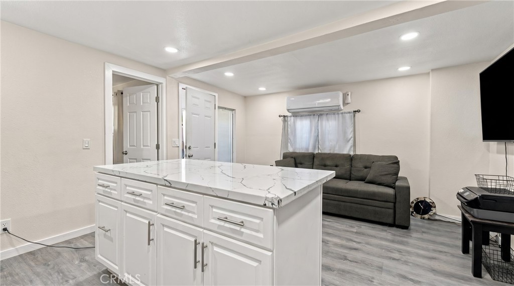 9426 Tamarisk Avenue 86 Property Photo 8
