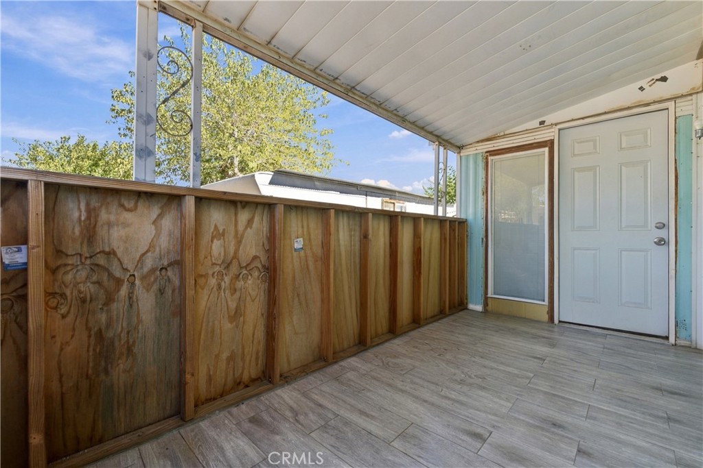 9426 Tamarisk Avenue 86 Property Photo 18