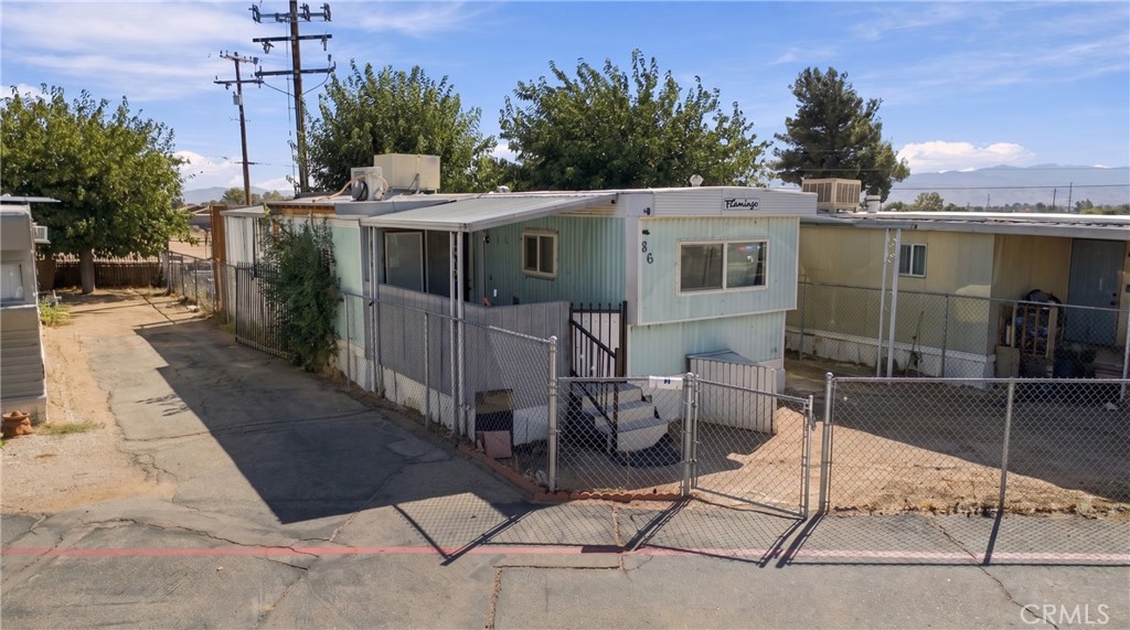 9426 Tamarisk Avenue 86 Property Photo 21