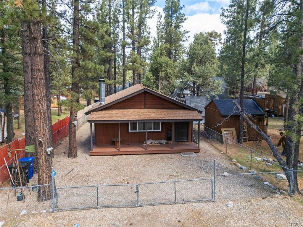 2051 6th Property Photo 4