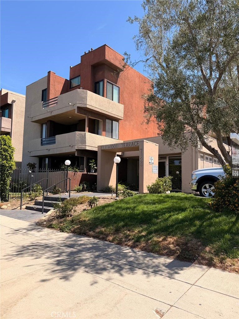 7826 Topanga Canyon Boulevard 210 Property Photo 1