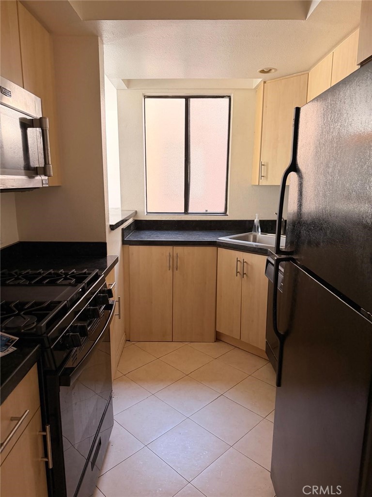 7826 Topanga Canyon Boulevard 210 Property Photo 8