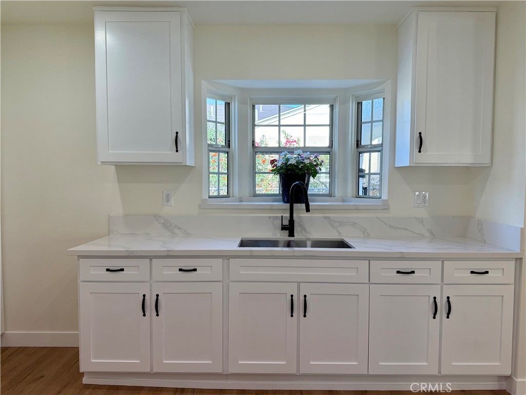 1861 W 94th Property Photo 12