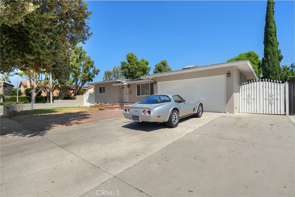 1335 Rexwood Property Photo 3