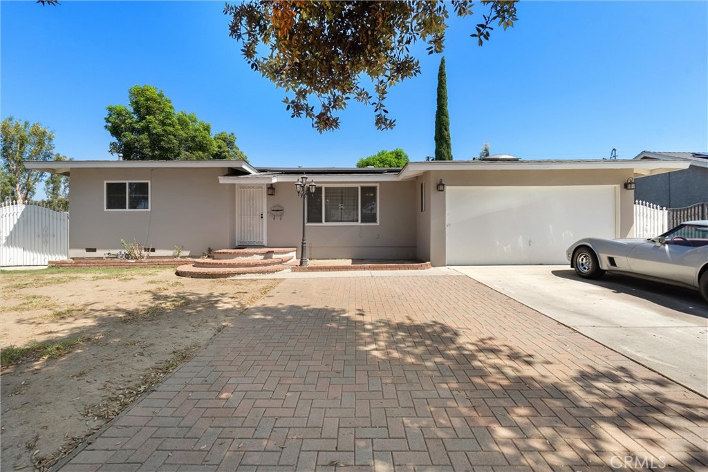 1335 Rexwood Property Photo 4