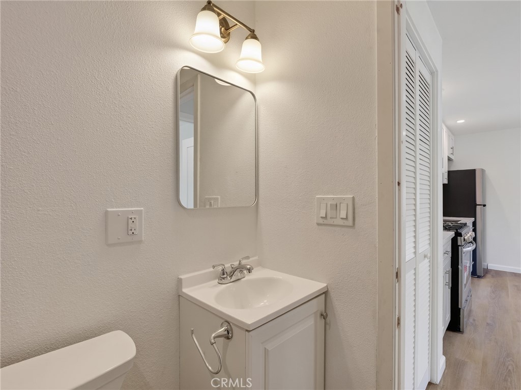 1028 E 10th Property Photo 33