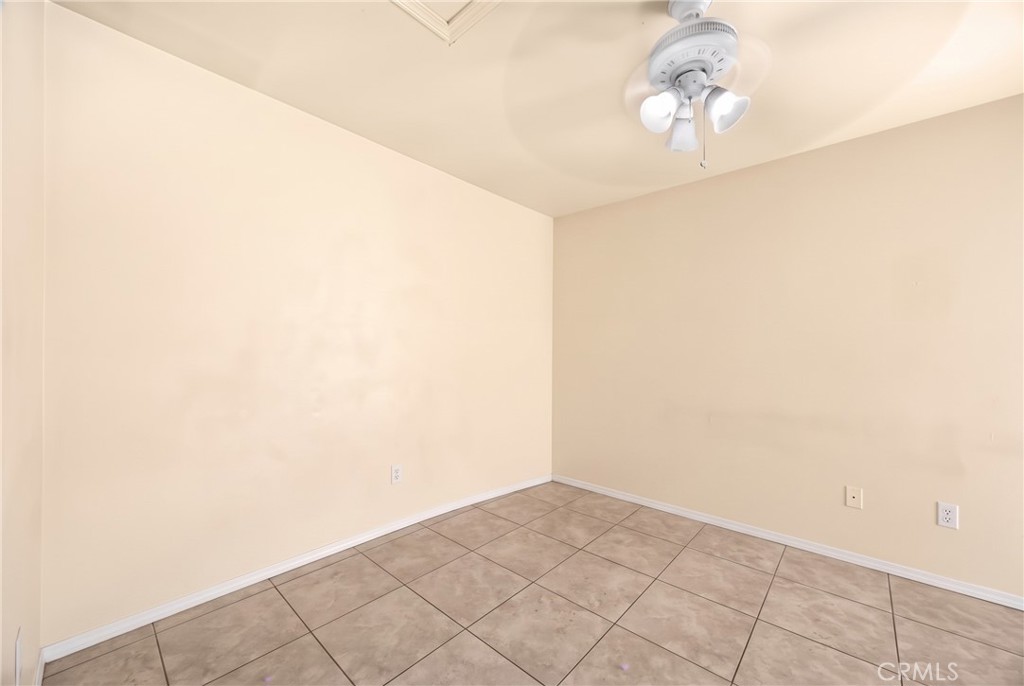 2031 E Spaulding Way Property Photo 4