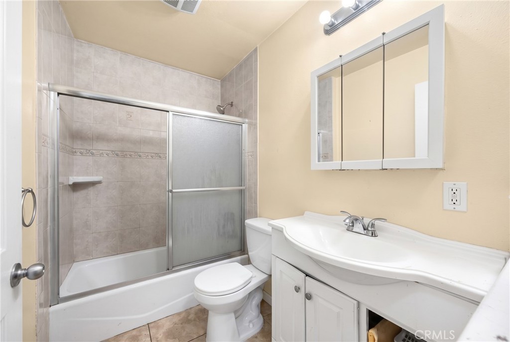 2031 E Spaulding Way Property Photo 9