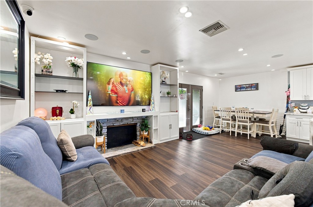 15058 Folger Street Property Photo 7