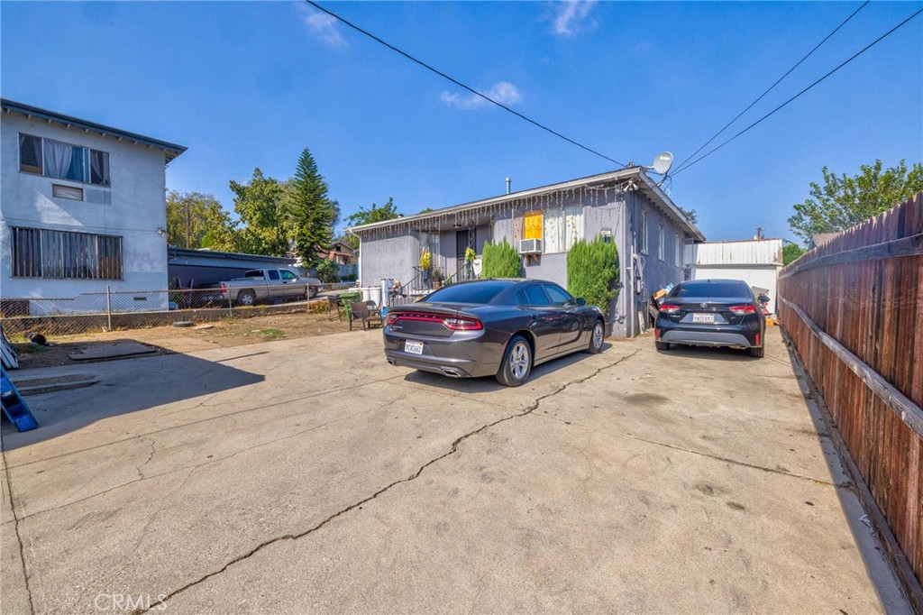 1621 Murchison Property Photo 44