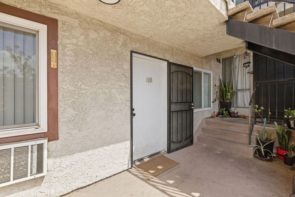 8800 Cedros Avenue 108 Property Photo 3