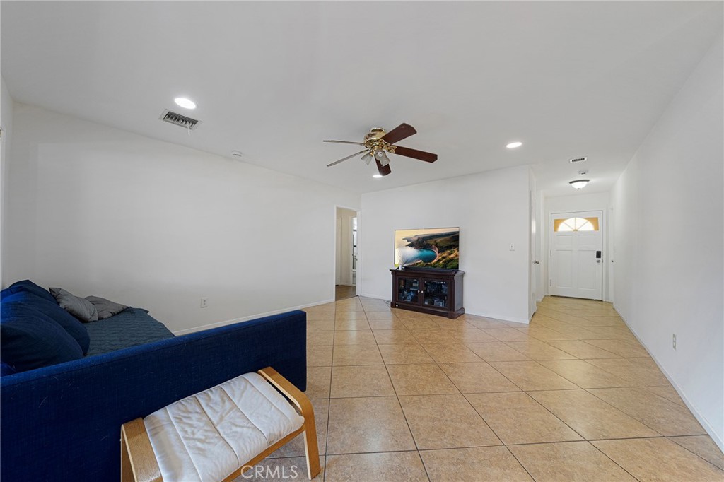 7938 Lindley Property Photo 3