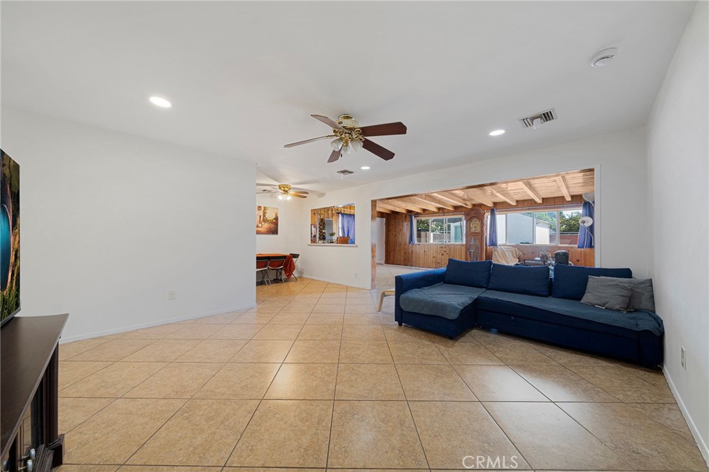 7938 Lindley Property Photo 5