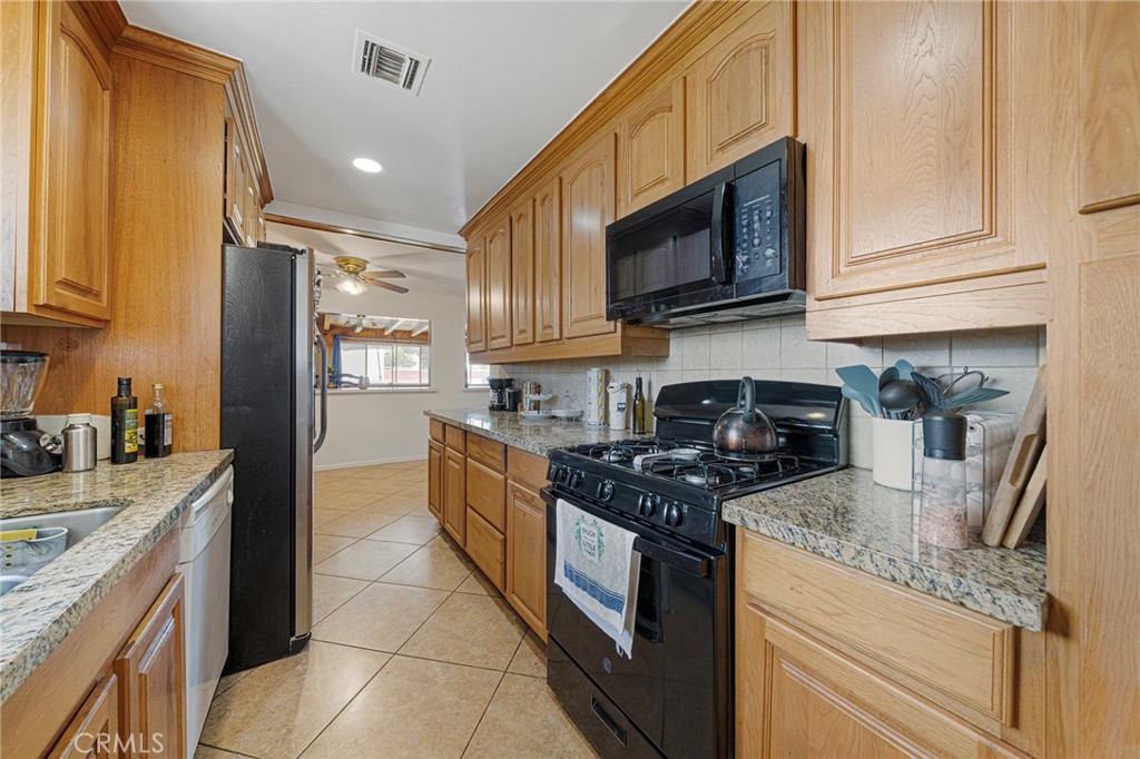 7938 Lindley Property Photo 9