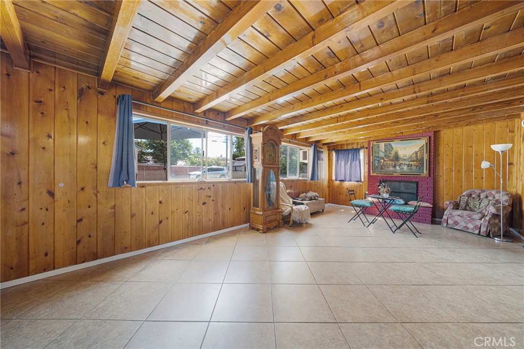 7938 Lindley Property Photo 14