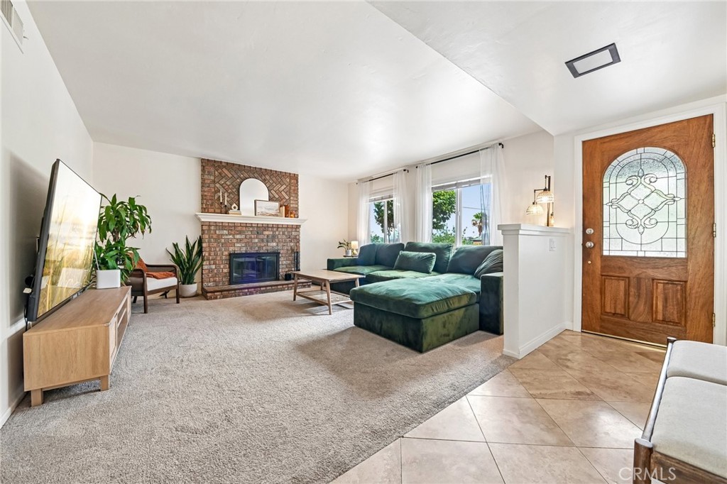 1311 N Meyler Property Photo 4