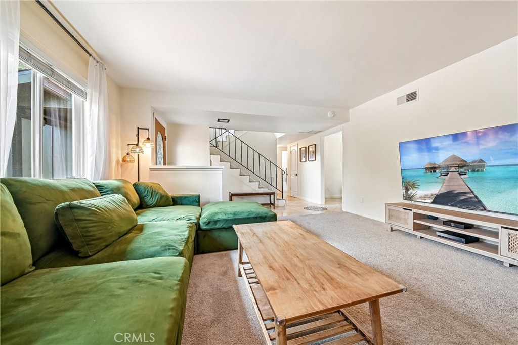 1311 N Meyler Property Photo 6