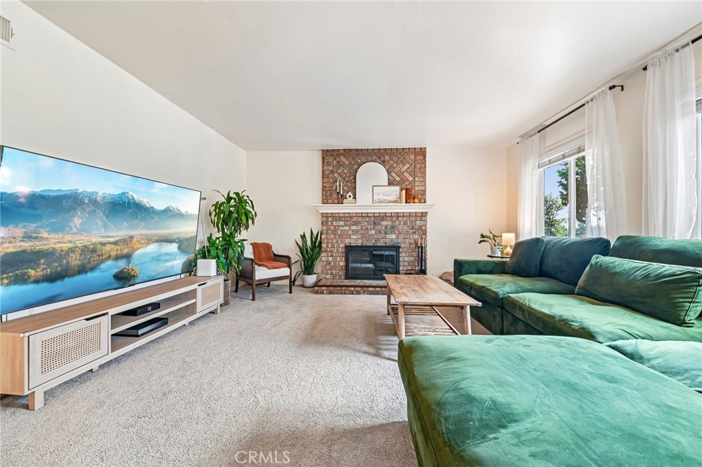 1311 N Meyler Property Photo 7