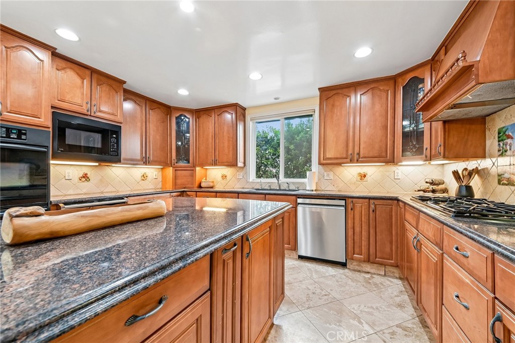 1311 N Meyler Property Photo 15