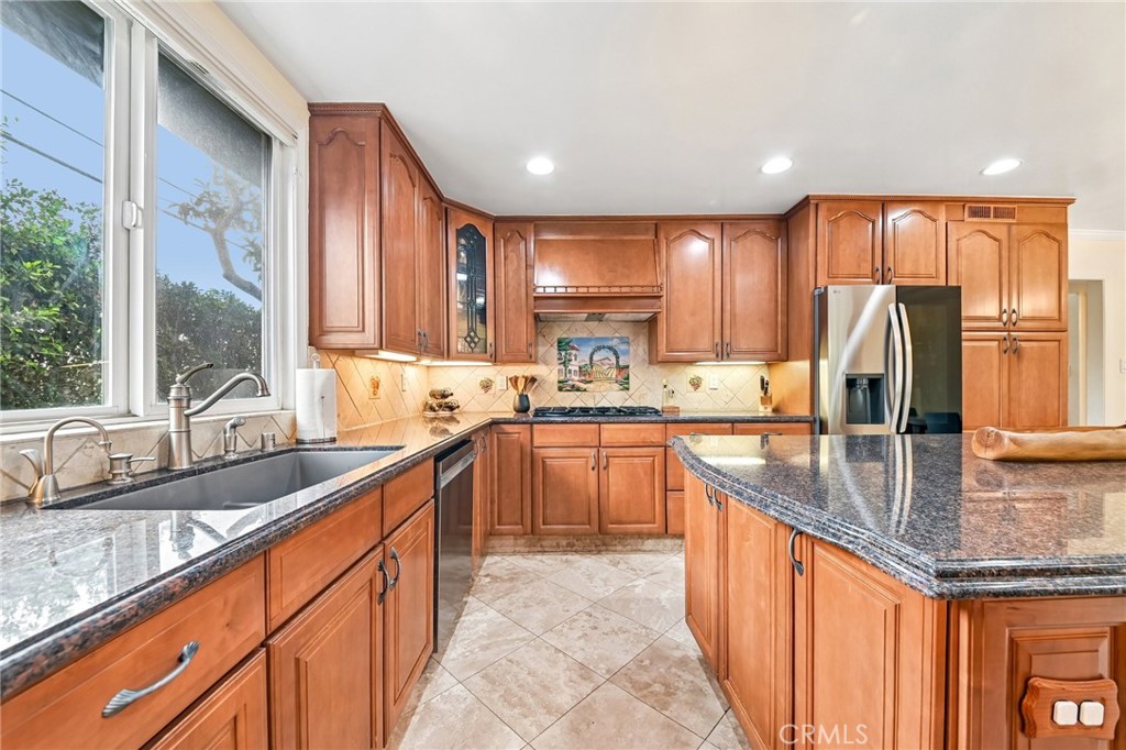 1311 N Meyler Property Photo 16