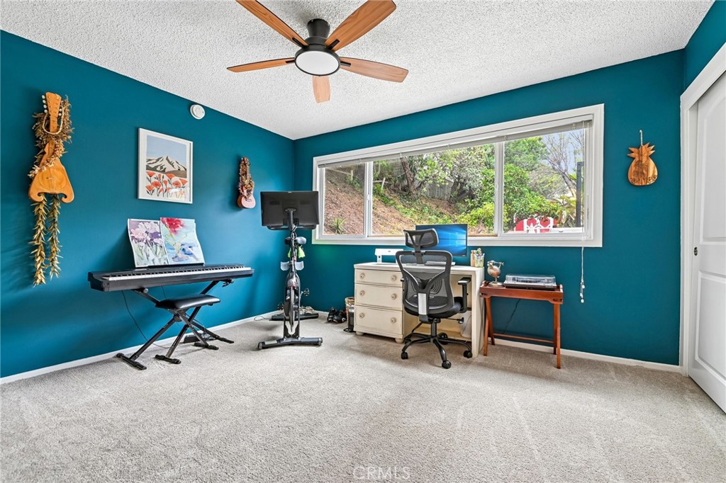 1311 N Meyler Property Photo 17