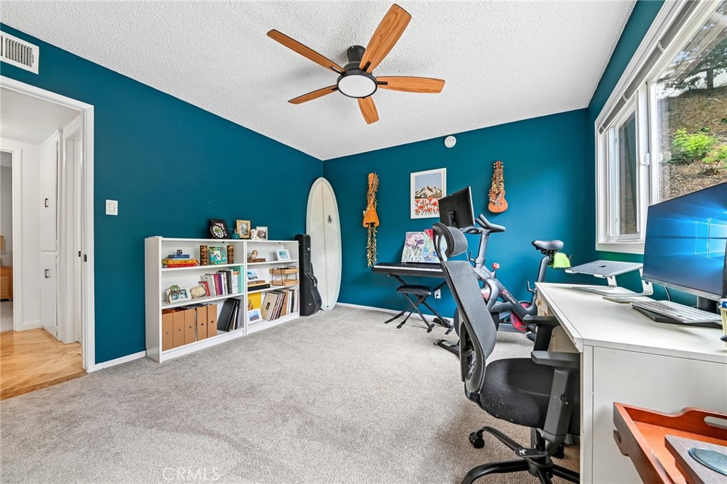 1311 N Meyler Property Photo 18