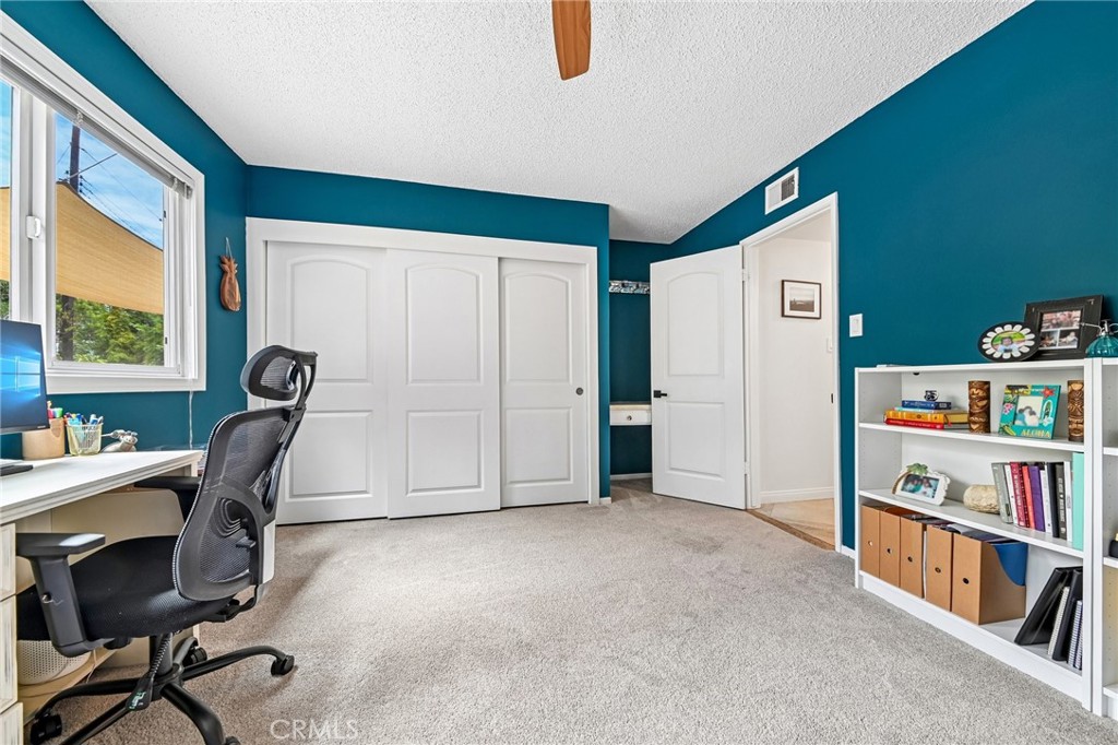 1311 N Meyler Property Photo 20