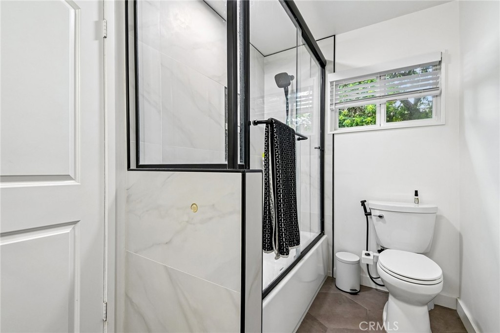 1311 N Meyler Property Photo 35