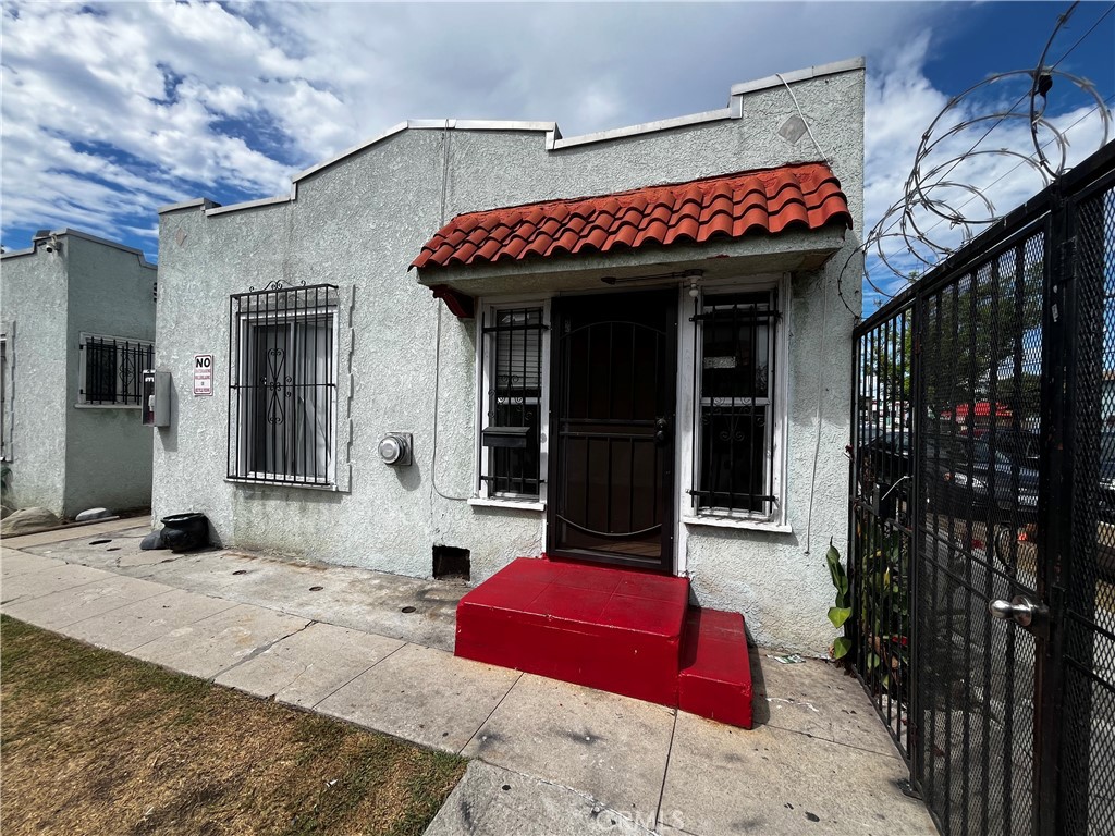 6325 S Figueroa Street Property Photo 3